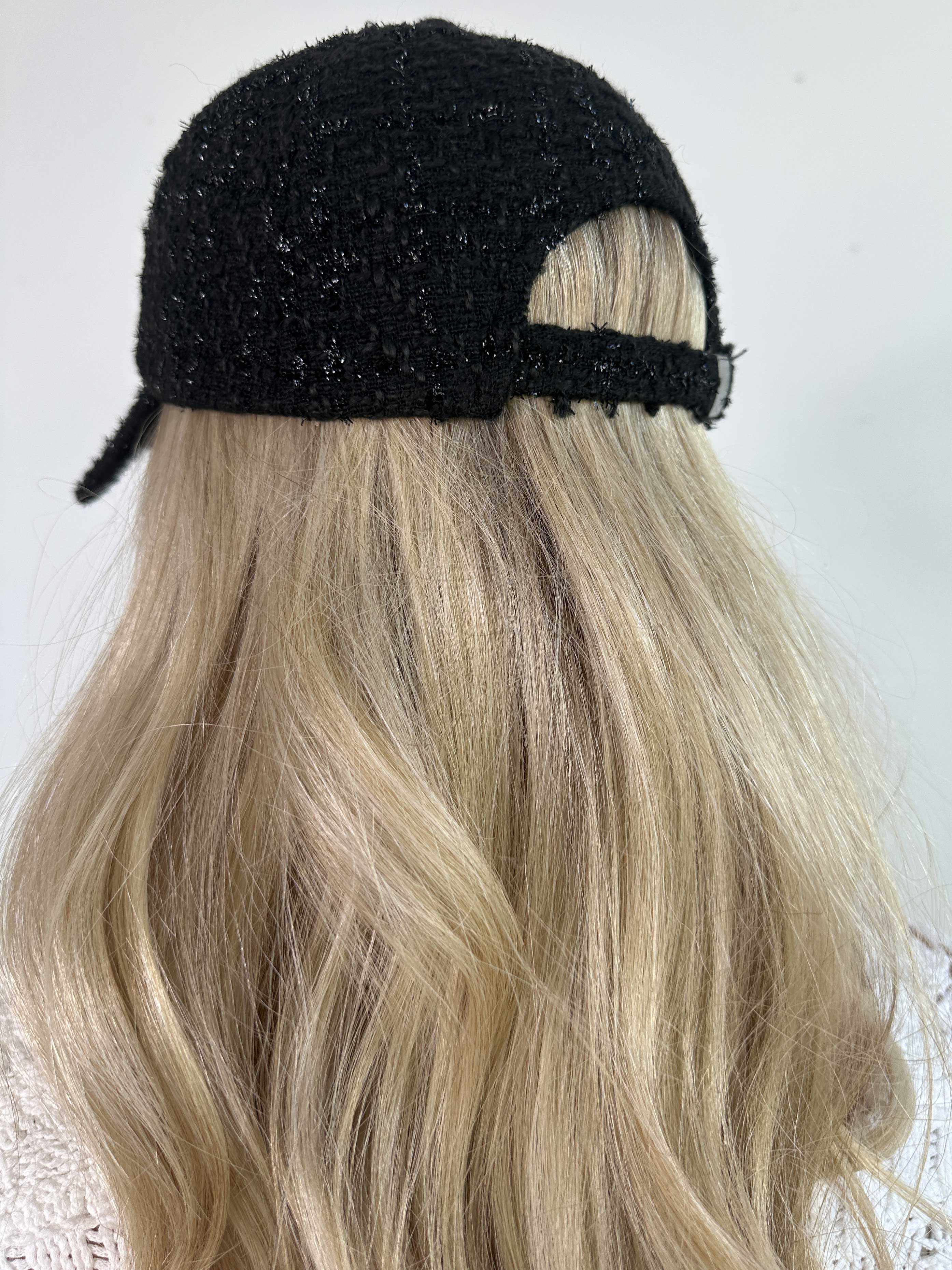 Ottilie - Keps med flätat tyg